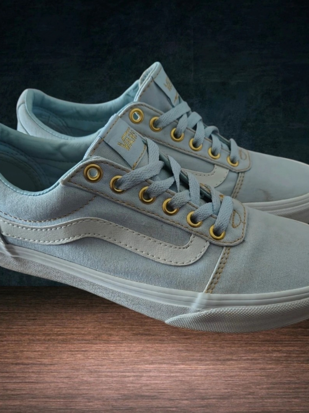 Vans Ward Low Canvas Sneaker Powder Blue Gold Eyelets Womens Size 7 Skate Shoes